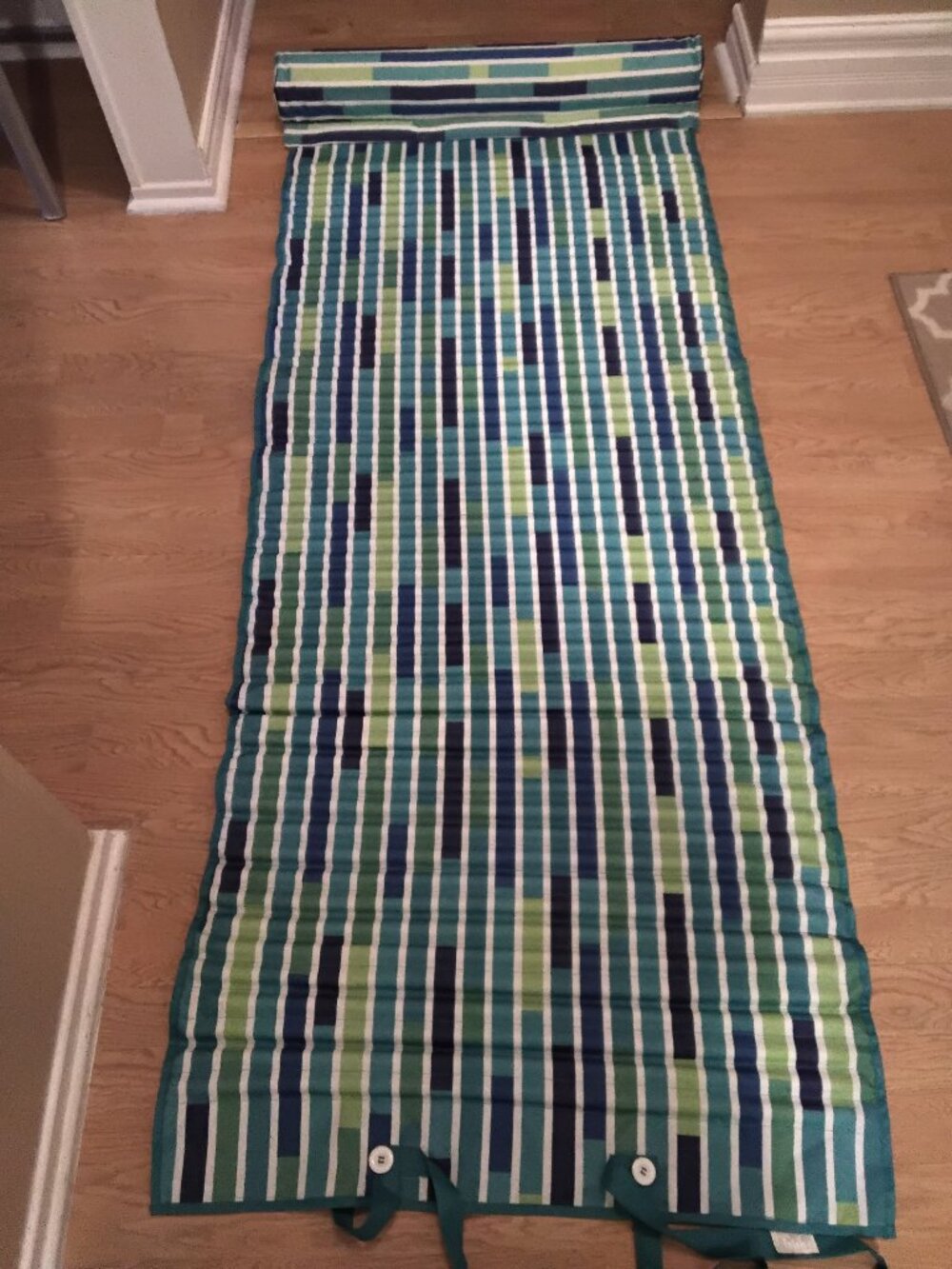Biatch  long towel with pillows   very comfortable absorb waterproof